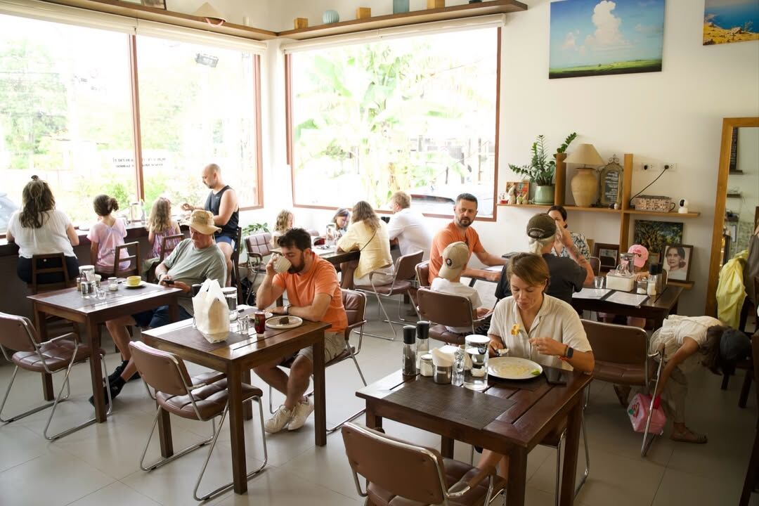 Sweet and Salty cafe in Mae Nam, Koh Samui — breakfast and brunch with sea breeze